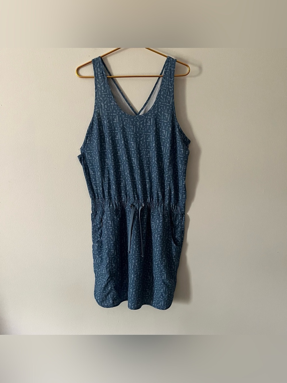 Patagonia Dress L and Outdoor Voices Cropped Tank XL Bundle Gorpcore Outdoorsy